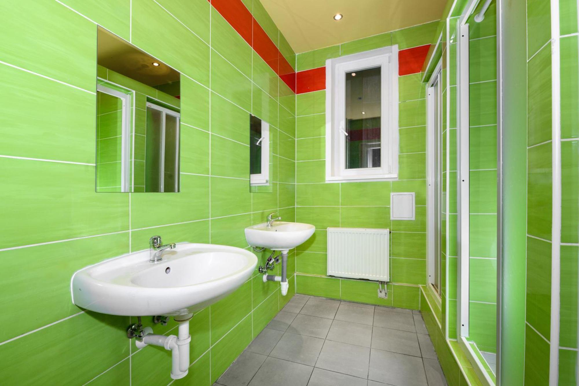 Benedikt City Center Hostel Прага Екстер'єр фото