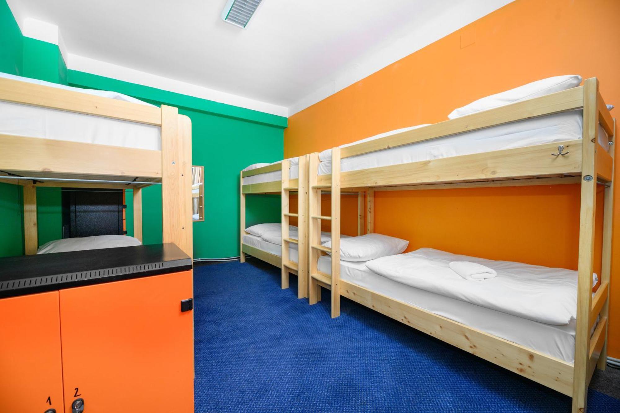 Benedikt City Center Hostel Прага Екстер'єр фото