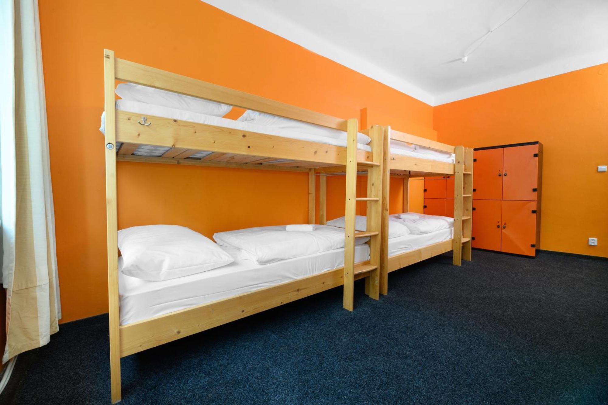 Benedikt City Center Hostel Прага Екстер'єр фото